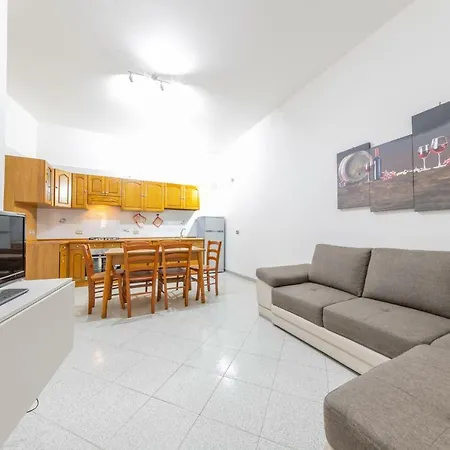 Casa Ilenia Holiday home *